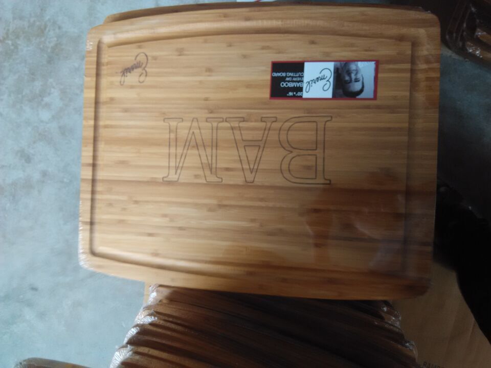 2-bamboo-cutting-board-in-factory.jpg